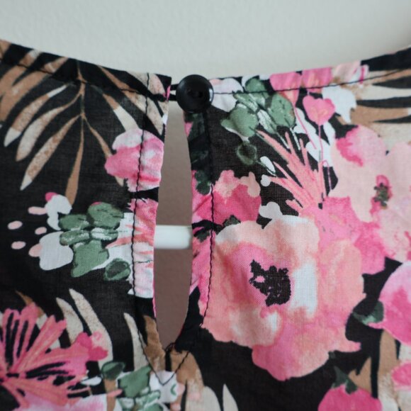 Size M - Northern Reflections - Peplum Sleeveless Top -  Floral - Picture 5 of 14